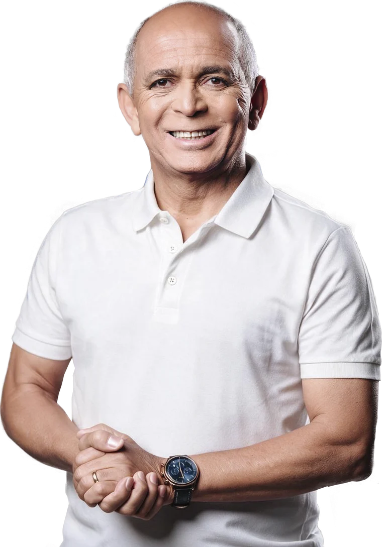 Deputado Pepa, de camisa polo branca